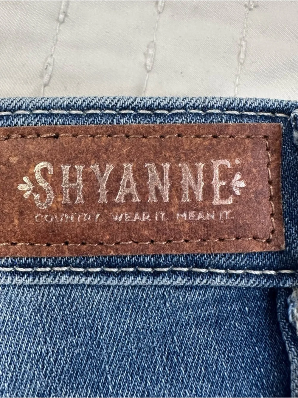 Shyanne Medium Wash Blue Flare  Ripped Style Jeans Stretchy Comfortable W28X36L - Picture 15 of 16